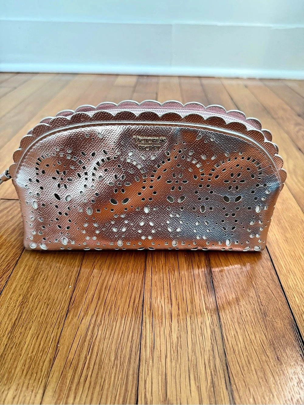 Victoria's Secret Love Victoria Laser-Cut Scallop Cosmetic Bag Pouch Pink